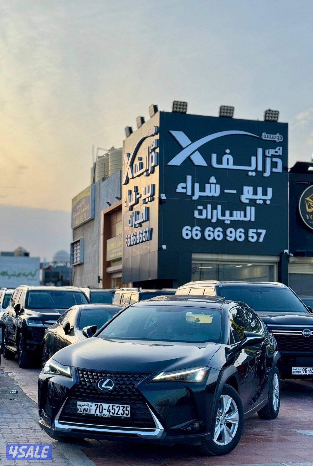 لكزس UX 2023 بحالة الوكاله0