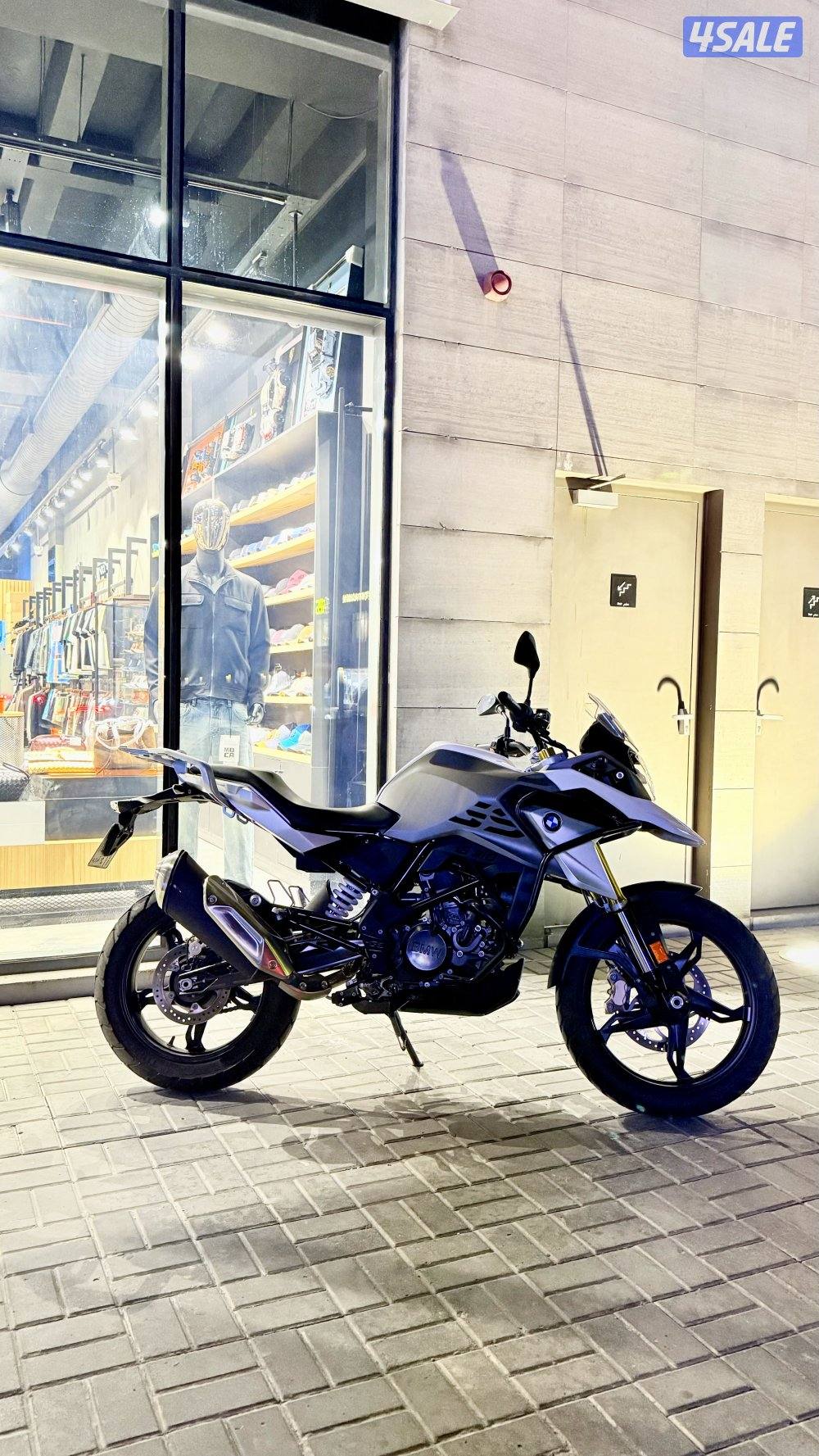 G310gs model year 2022 km 2220 with abs tank crash bar engine gard cl1