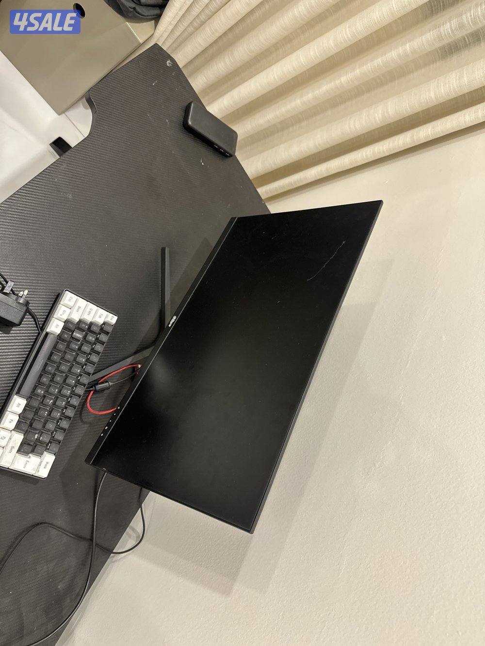 شاشة قيمنق استعمال نظيف فيها خدشه بسيطه3