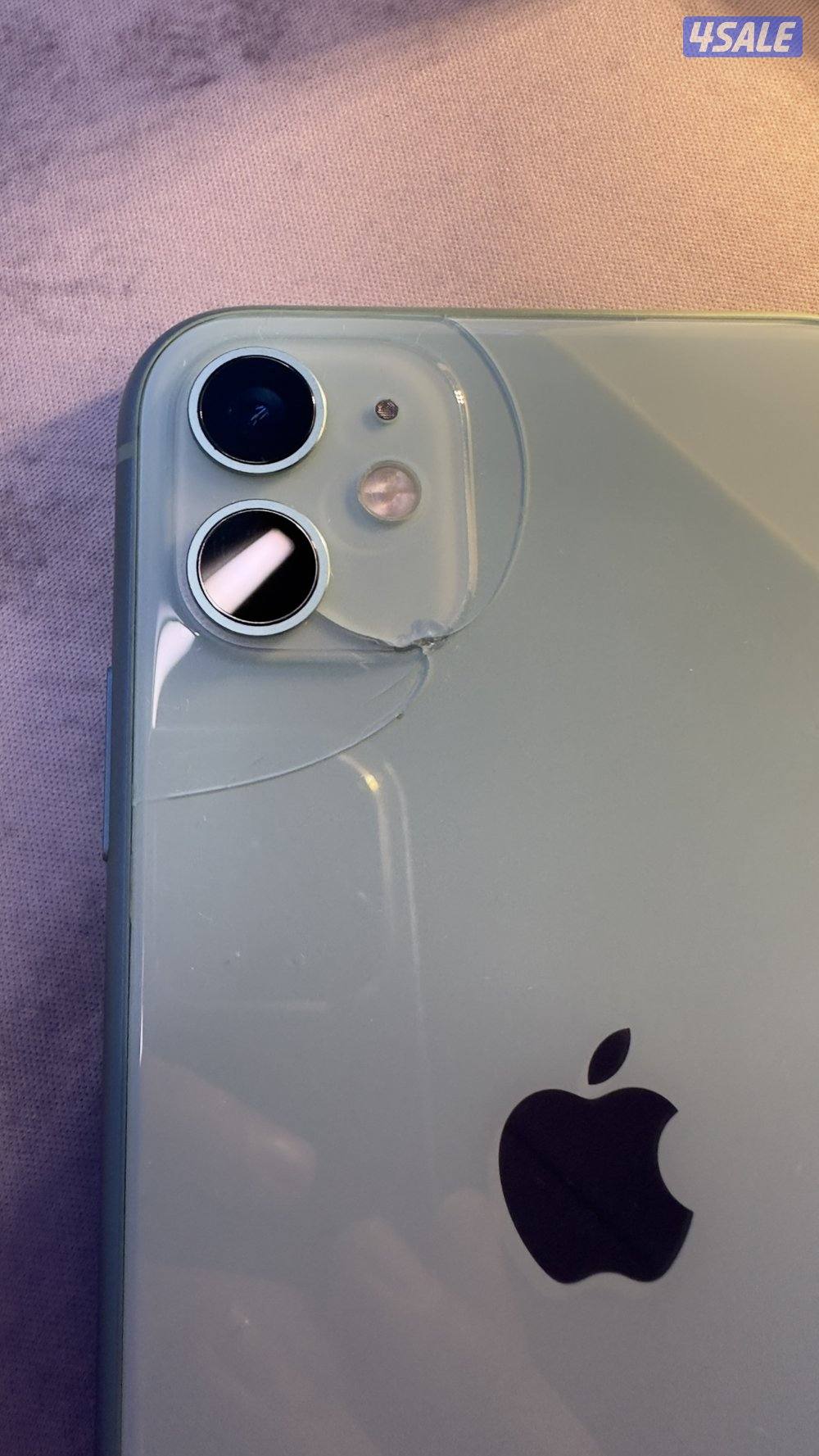 ايفون 11 لون تركوازي بحالة جيدة5