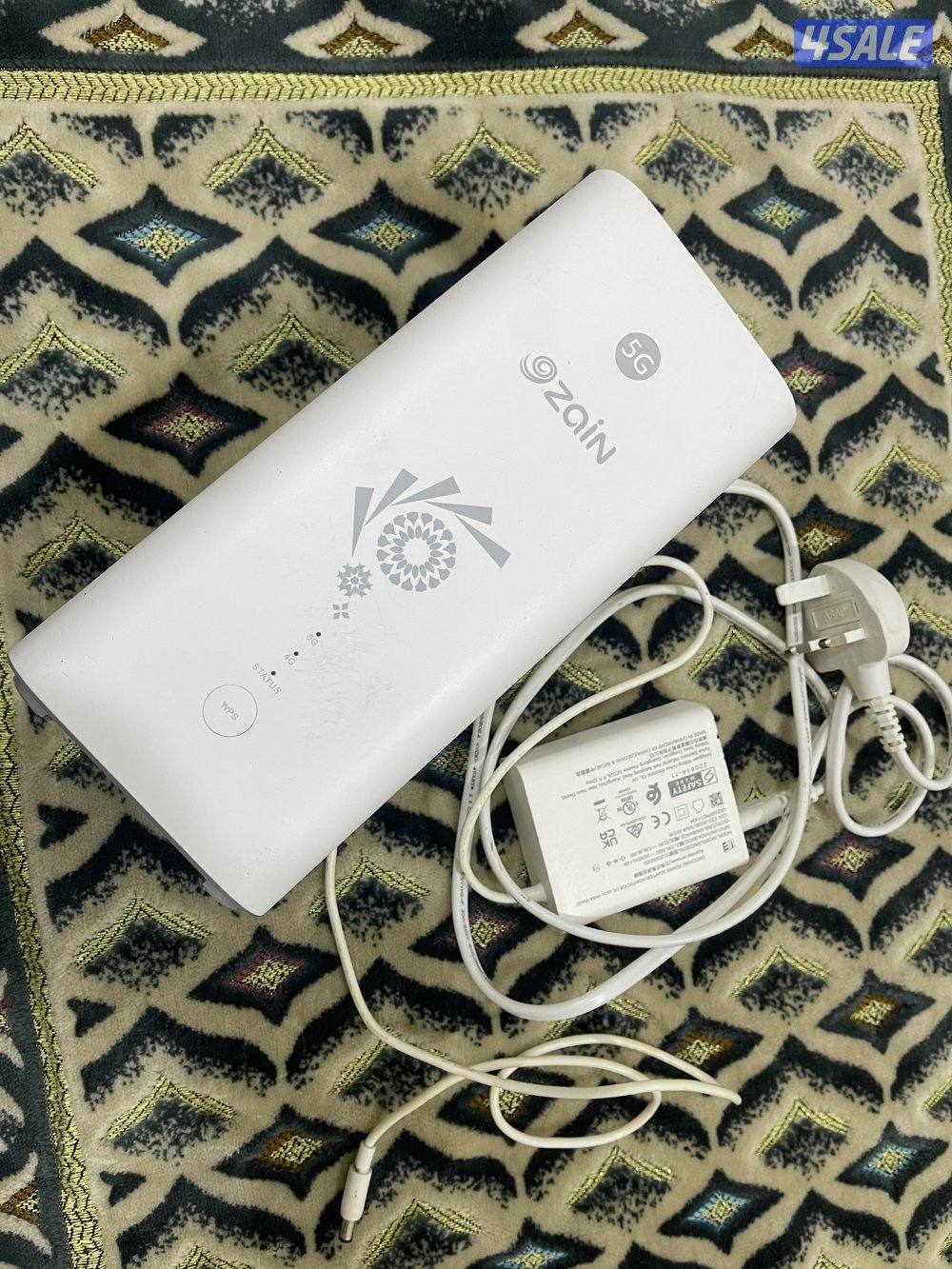 راوتر هواوي برو 3 نظيف وبحالة ممتازة مع شحنه الاصلي يشتغل علي شبكة زين0