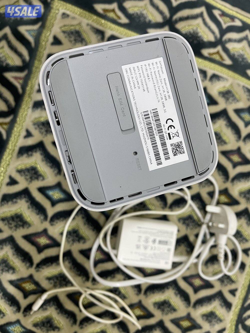 راوتر هواوي برو 3 نظيف وبحالة ممتازة مع شحنه الاصلي يشتغل علي شبكة زين2