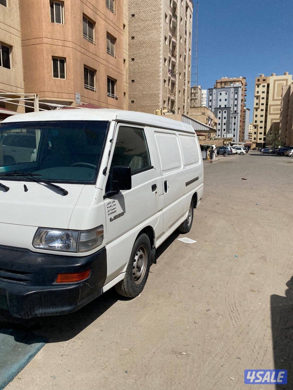 للبيع باص ميتسوبيشي باص مقفل0