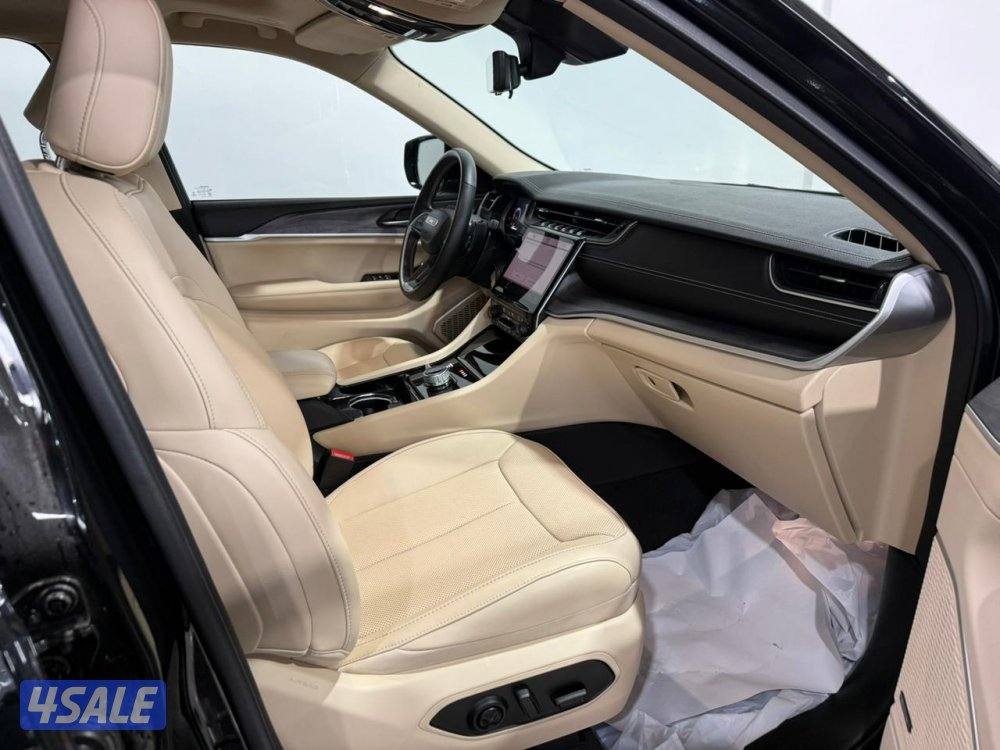 Jeep Grand Cherokee L Limited 4X4 (21/57499)6