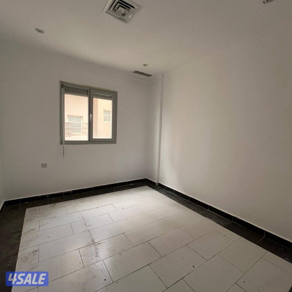 شقة مع روف للإيجار في الجابرية قطعة 1B2