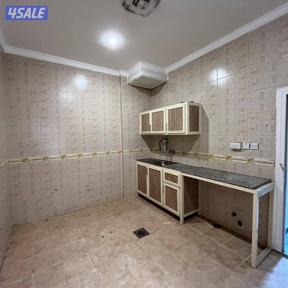 شقة مع روف للإيجار في الجابرية قطعة 1B4