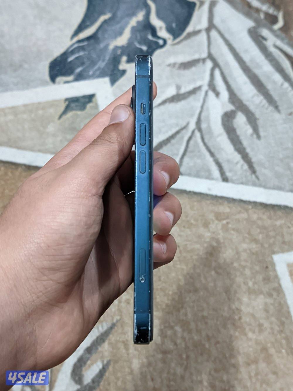 ايفون 13 عادي للبيع حالته ممتازة بطارية اصلية 86%5