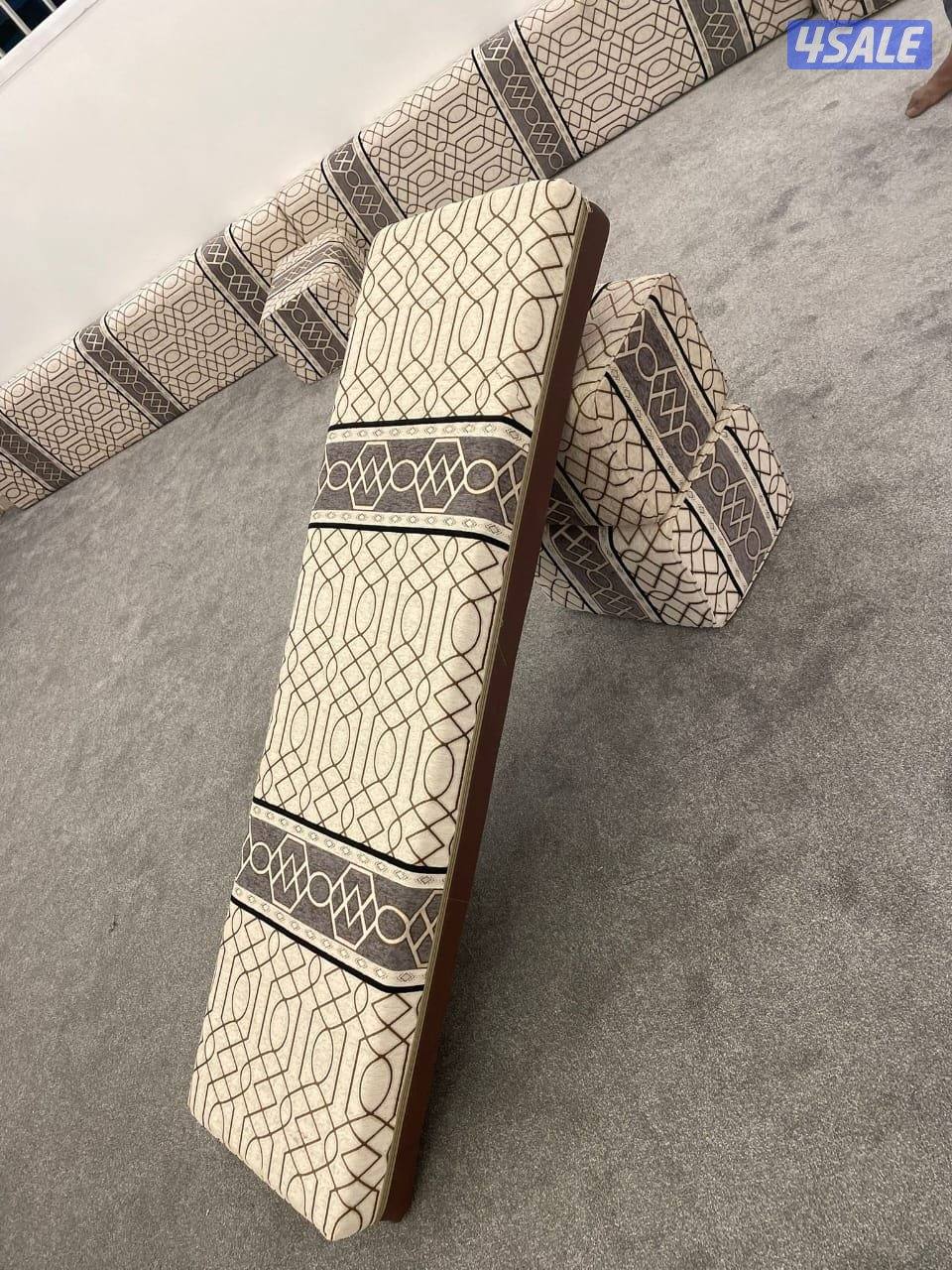 بيع وتركيب وتنجيد لجميع الاثاث والمفروشات سجاد قص ومسان الظهر تفصال وج5