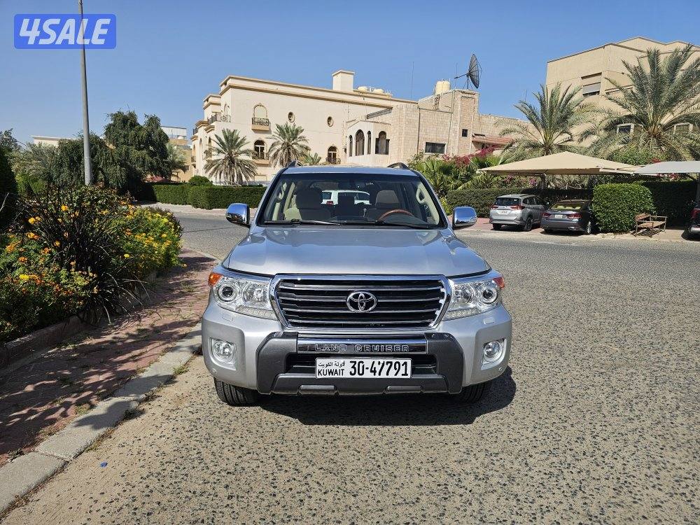 لاندكروز GXR الساير ٨ سلندر شرط الفحص بحالة ممتازة7