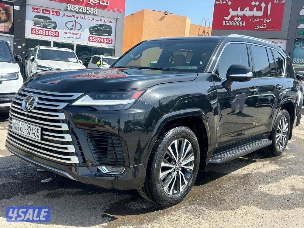لكزس LX600 درجة ثانيه  twinturbo .V6 موديل  2022 ماشى 13.000 k.m0