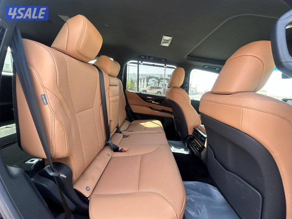 لكزس LX600 درجة ثانيه  twinturbo .V6 موديل  2022 ماشى 13.000 k.m4