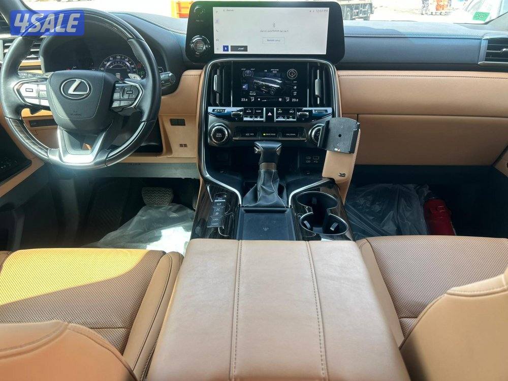 لكزس LX600 درجة ثانيه  twinturbo .V6 موديل  2022 ماشى 13.000 k.m6