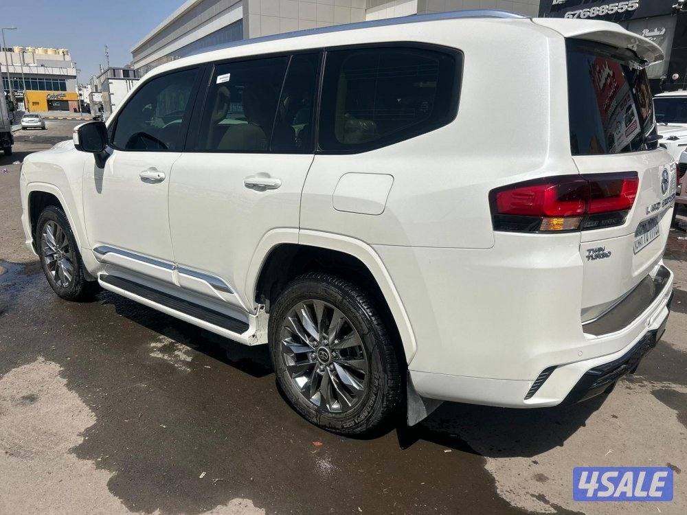 تويوتا لاند كروزر GX.R AEROs  twin turbo.V6 موديل 2023 ماشى 37.000 k.m3