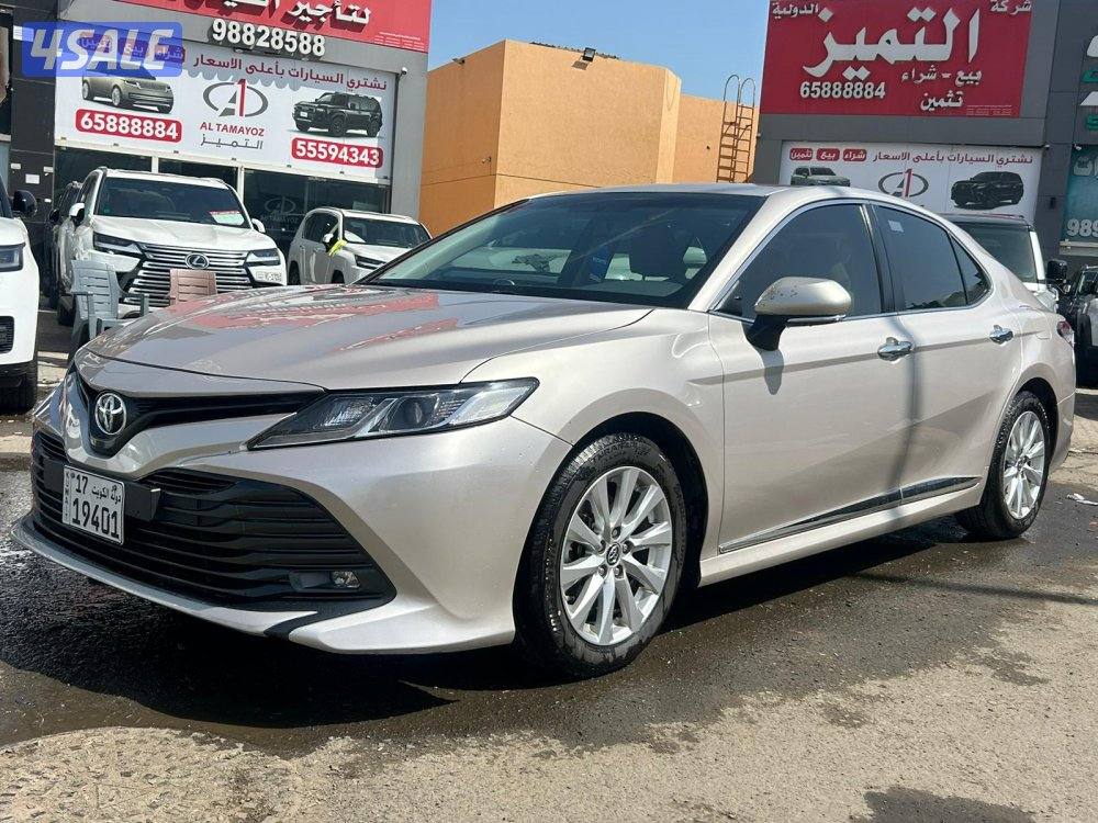 تويوتا  كامرىV4- GLE  موديل 2020 ماشى 140.000 k.m  وارد الساير0