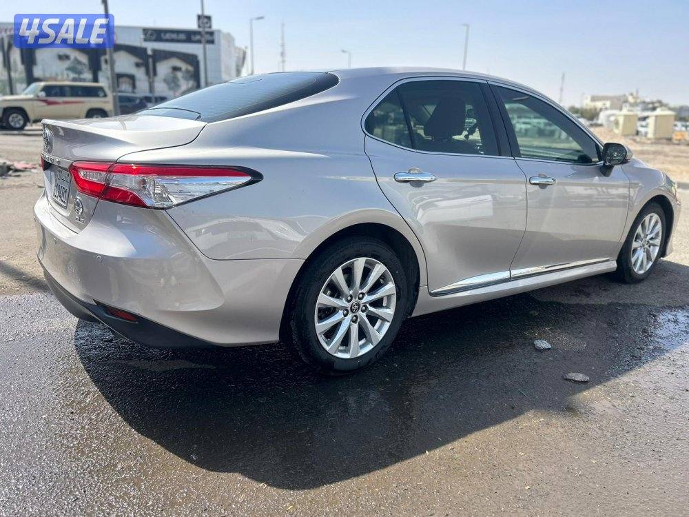 تويوتا  كامرىV4- GLE  موديل 2020 ماشى 140.000 k.m  وارد الساير3