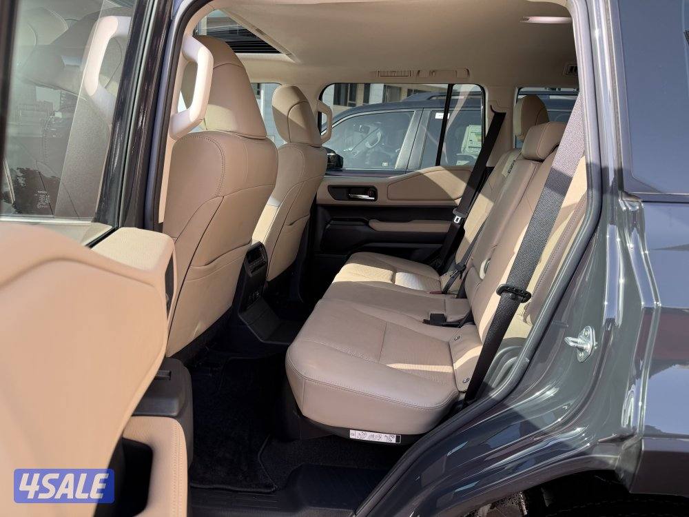 برادوTX موديل 2024 عداد 42 الف صبغ وكالة كفالة وسيرفيس كامل المواصفات2