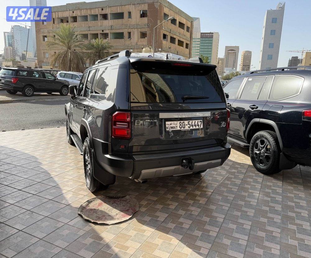 برادوTX موديل 2024 عداد 42 الف صبغ وكالة كفالة وسيرفيس كامل المواصفات3