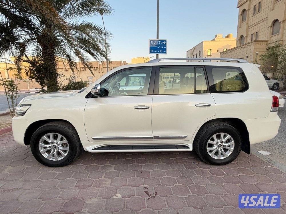 لاند كروز VXR الساير 2016 عداد 227 الف2