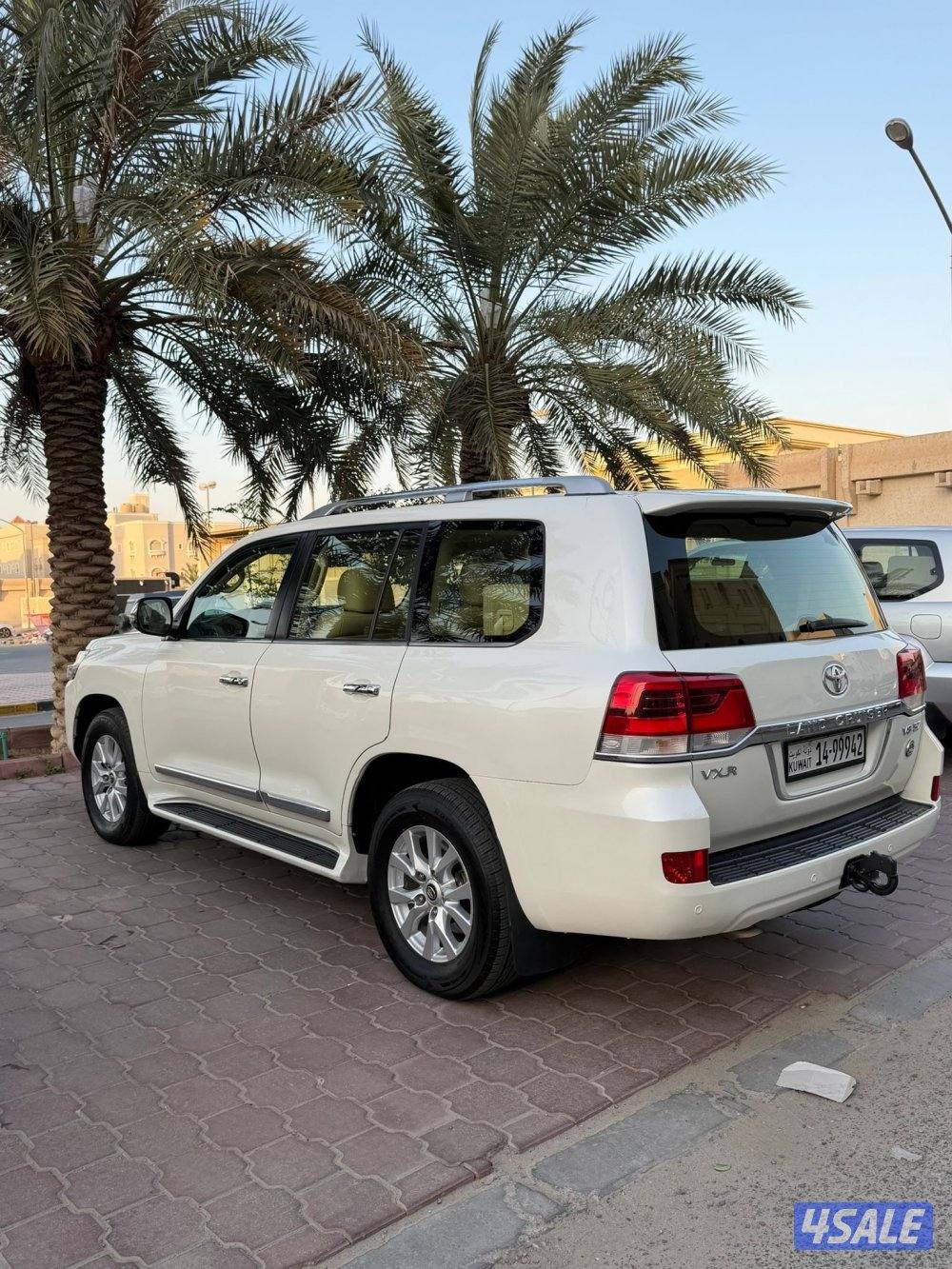 لاند كروز VXR الساير 2016 عداد 227 الف6