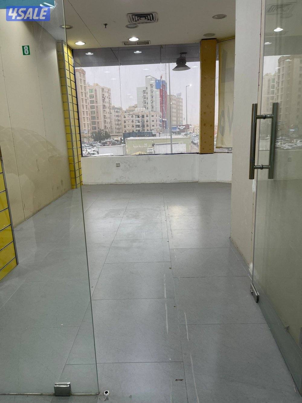 للايجار مكتب الفروانية على الشارع الرئيسي مدخل المنطقة الرئيسية1