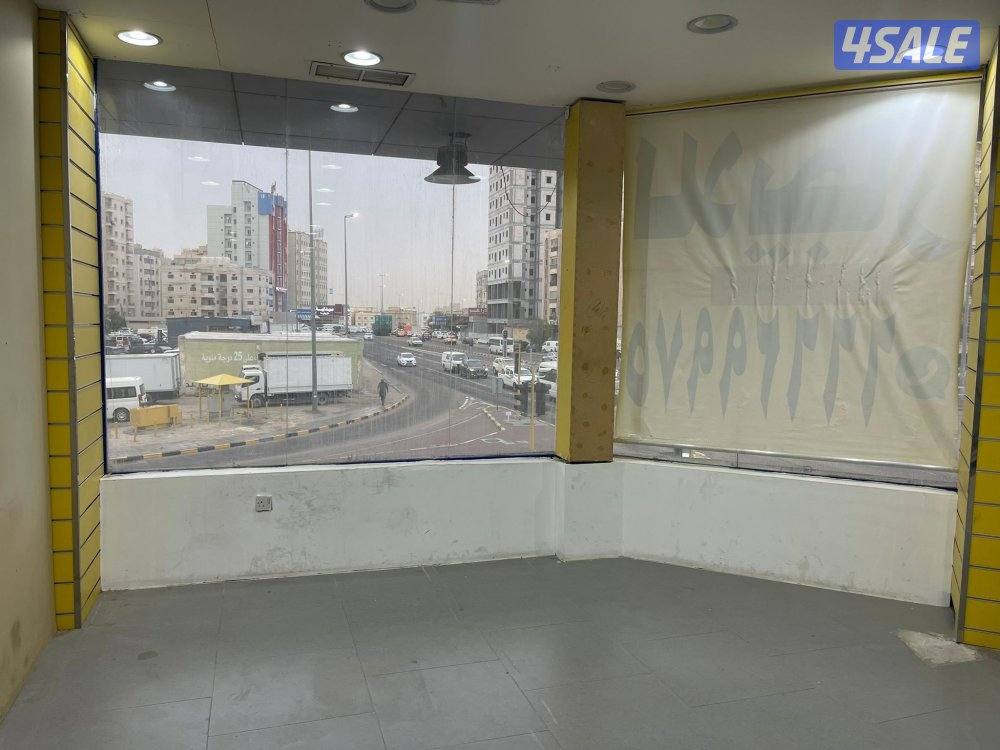للايجار مكتب الفروانية على الشارع الرئيسي مدخل المنطقة الرئيسية0