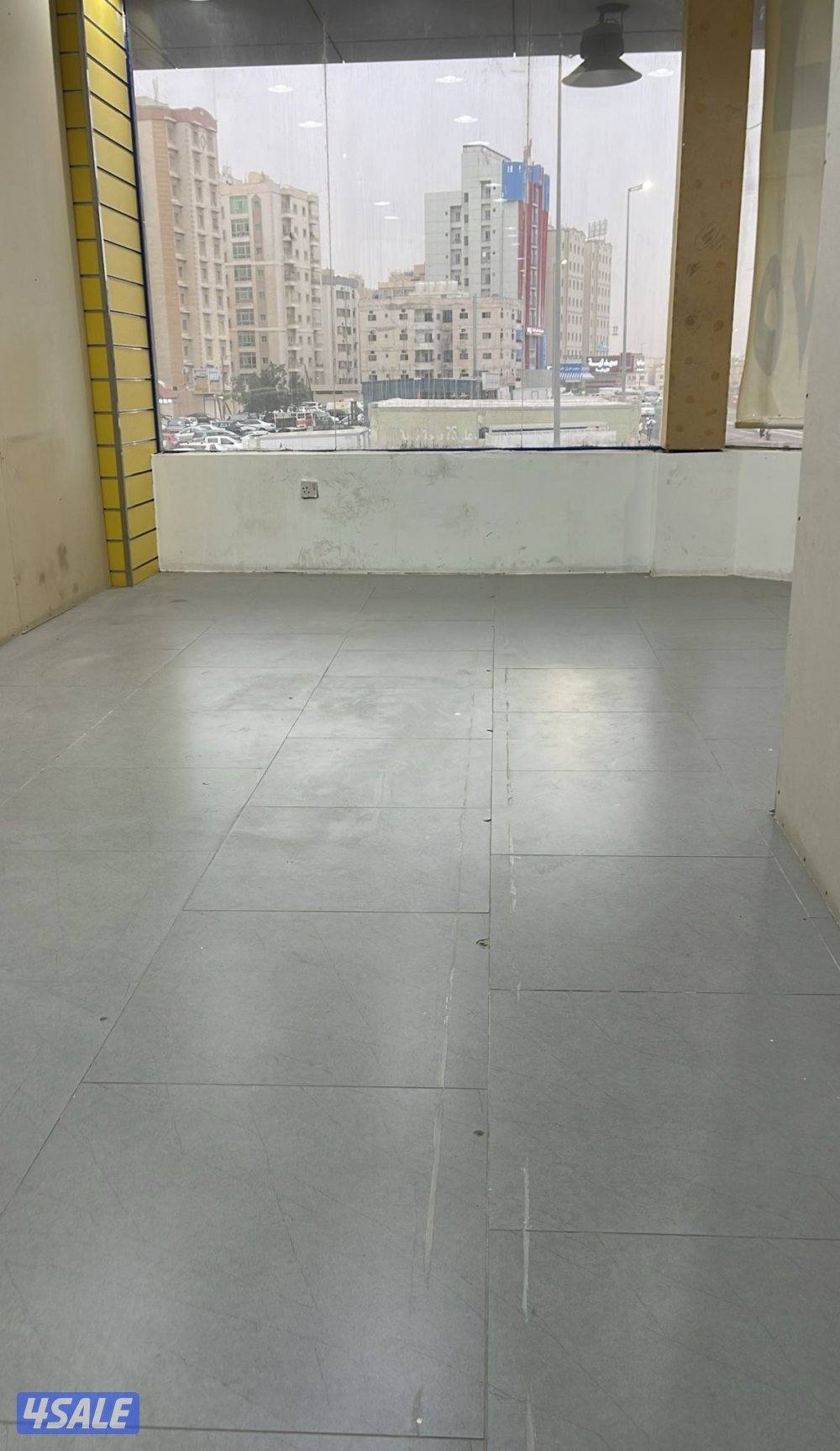 للايجار مكتب الفروانية على الشارع الرئيسي مدخل المنطقة الرئيسية4