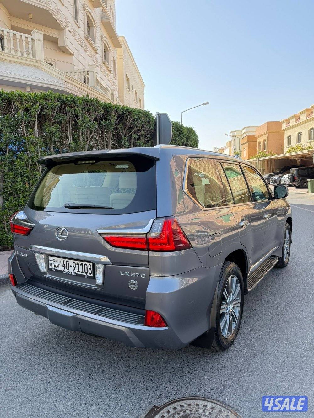 لكزس LX570 الساير 2016 بحاله الوكاله عداد 212 الف4