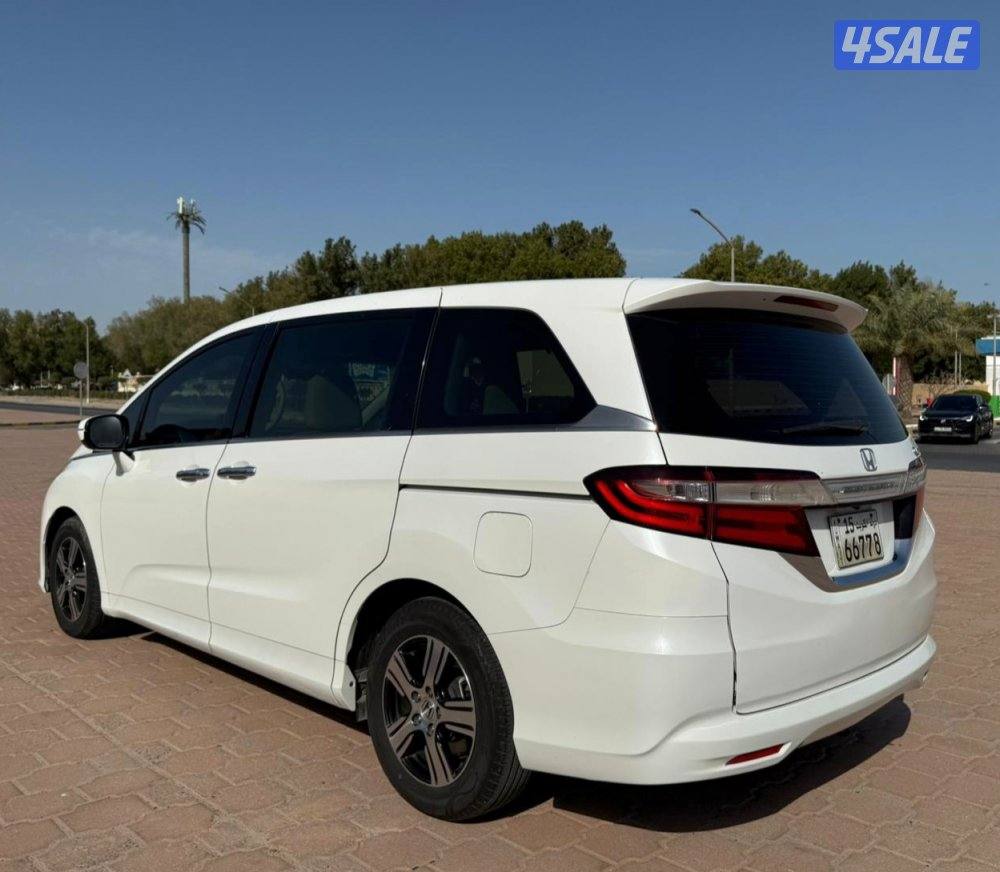 بحالة ممتازة جدا هوندا اوديسي عائلية ٤ سلندر فحص ماكينة قير شاسي بدي4