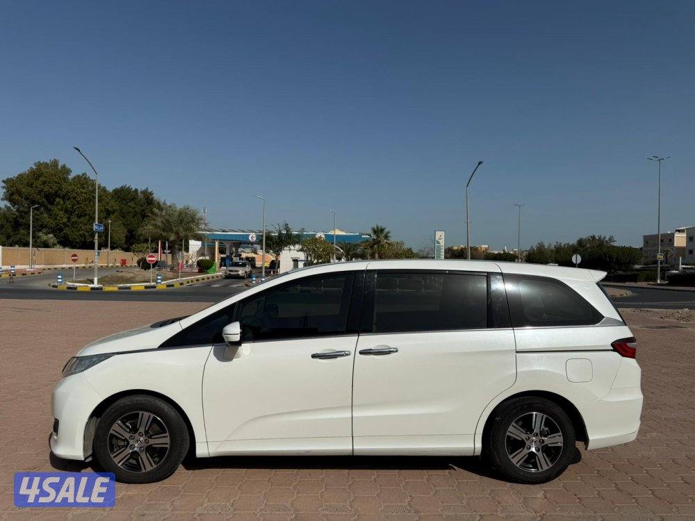 بحالة ممتازة جدا هوندا اوديسي عائلية ٤ سلندر فحص ماكينة قير شاسي بدي3