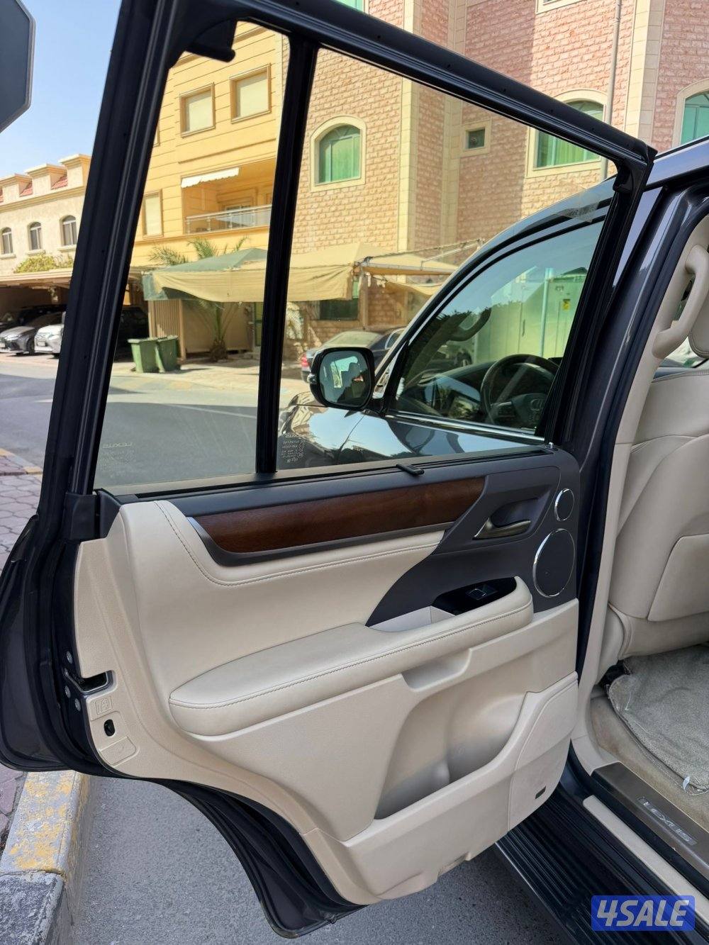 لكزس LX570 الساير 2016 بحاله الوكاله عداد 212 الف9