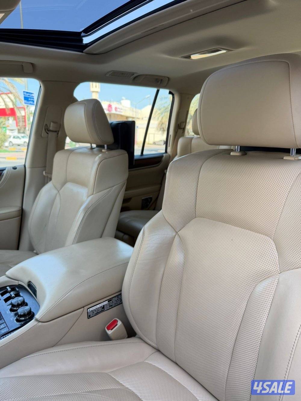 لكزس LX570 الساير 2016 بحاله الوكاله عداد 212 الف11