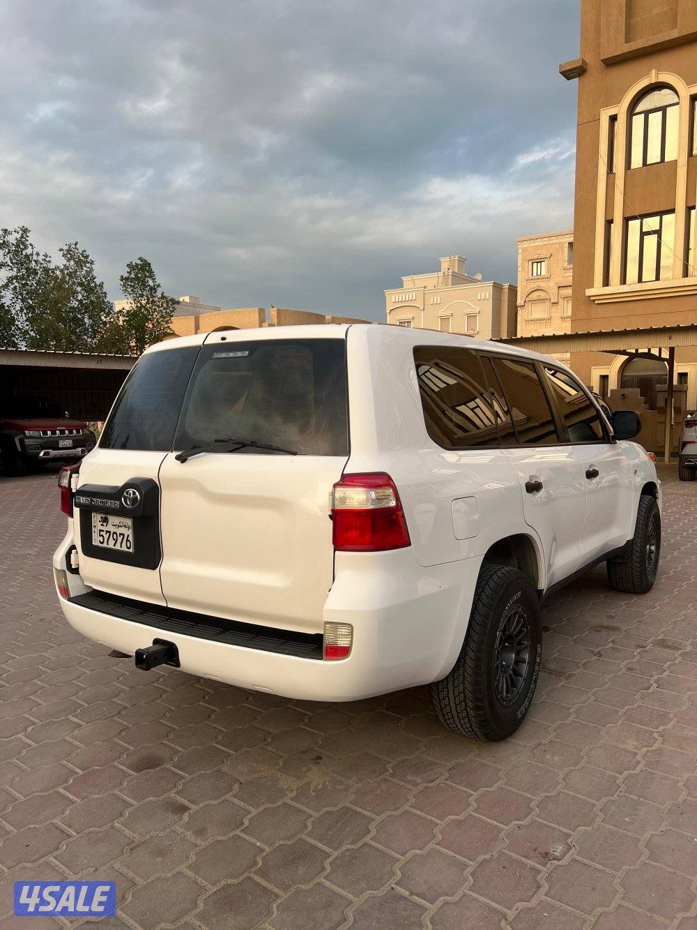 للبيع لاند كروزر وارد قطر قير عادي3