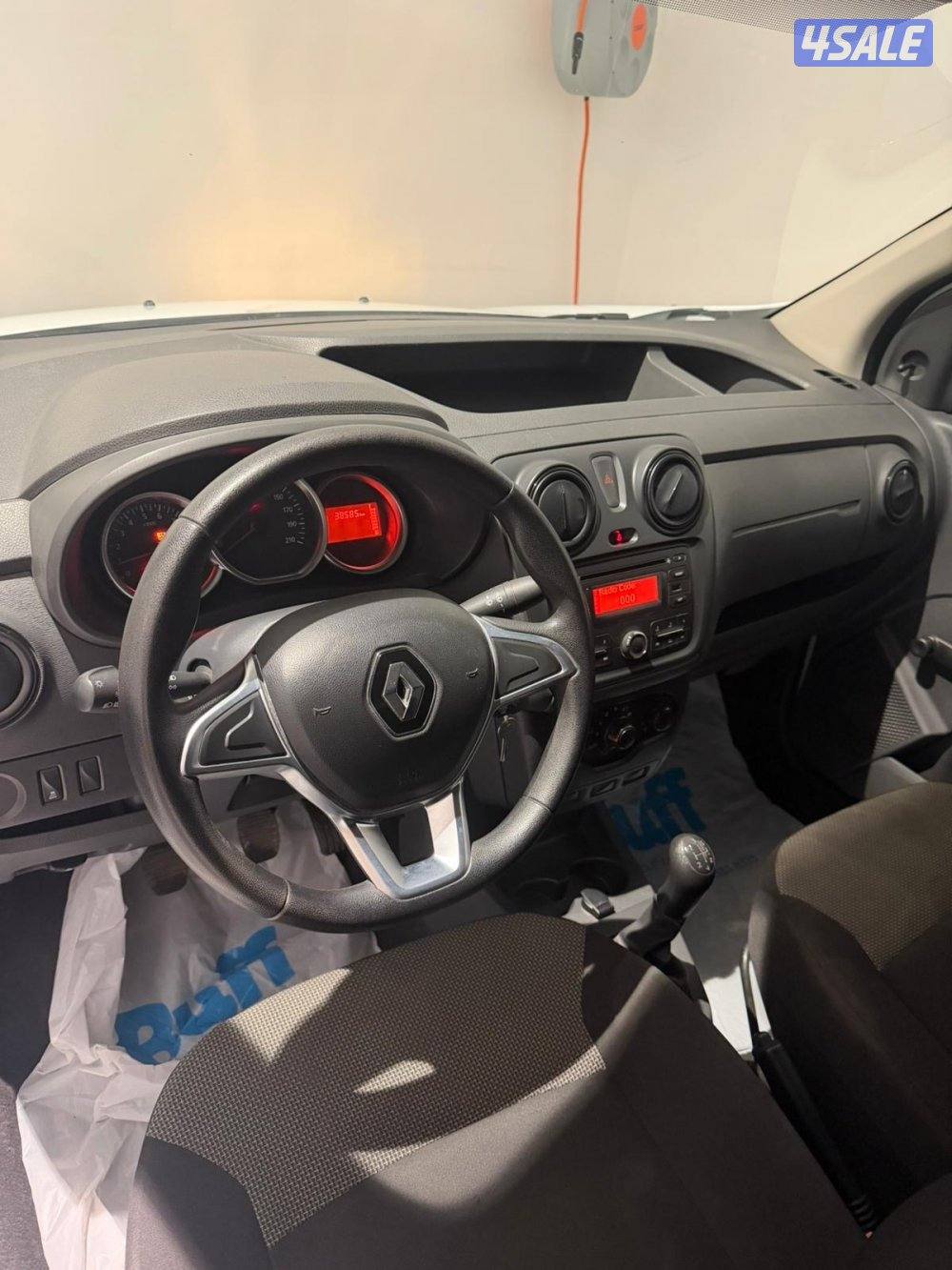 للبيع باص رينو دوكر ٢٠٢٠ ماشي ٣٨ الف فقط1