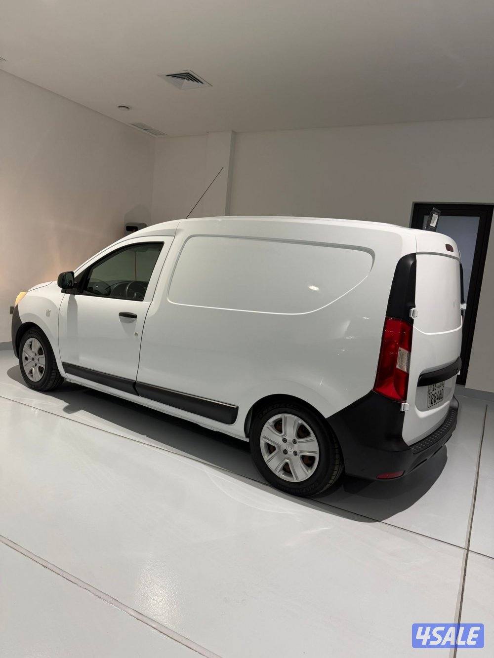 للبيع باص رينو دوكر ٢٠٢٠ ماشي ٣٨ الف فقط4