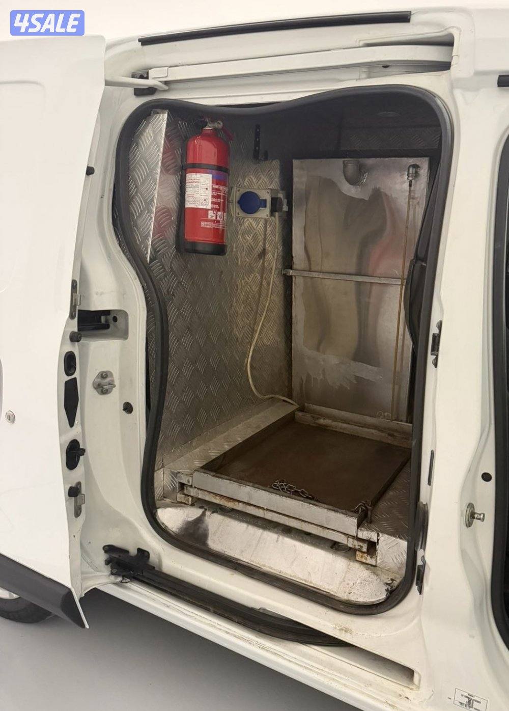 للبيع باص رينو دوكر ٢٠٢٠ ماشي ٣٨ الف فقط7