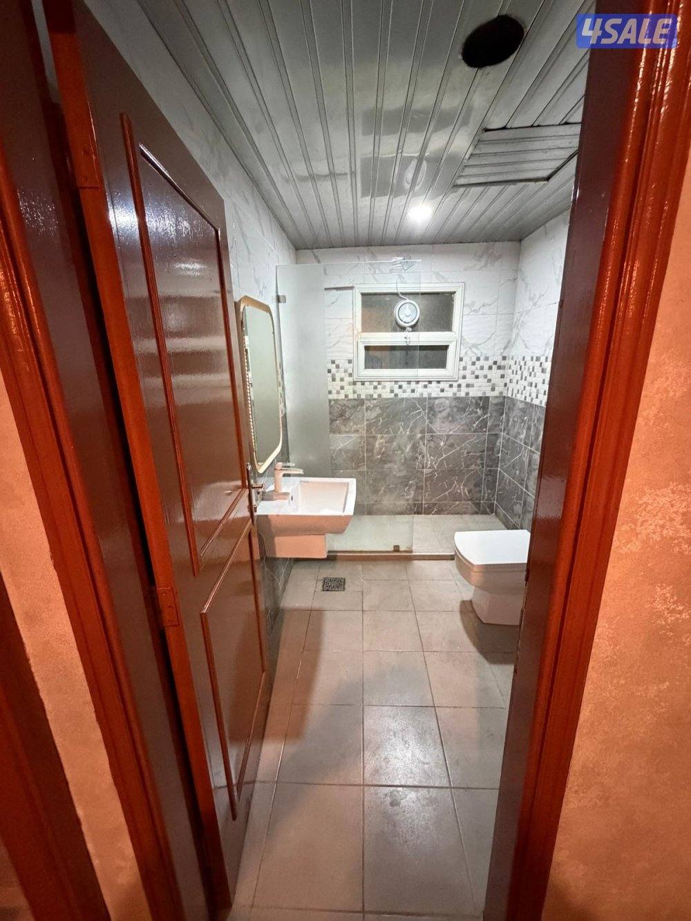 للايجار بالشعب البحري شقه غرفه وصاله واستوديوهات وشقه خلو5