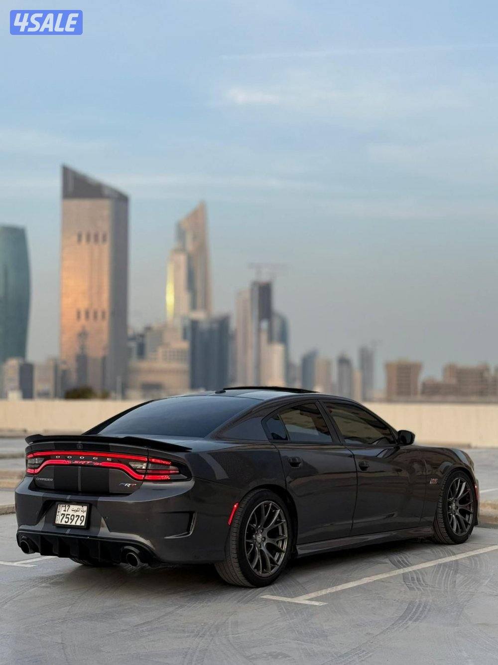 للبيع دودج تشارجر SRT اصلي شرط الفحص2