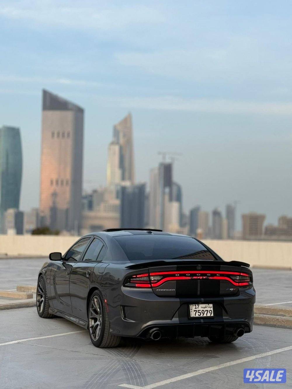 للبيع دودج تشارجر SRT اصلي شرط الفحص3