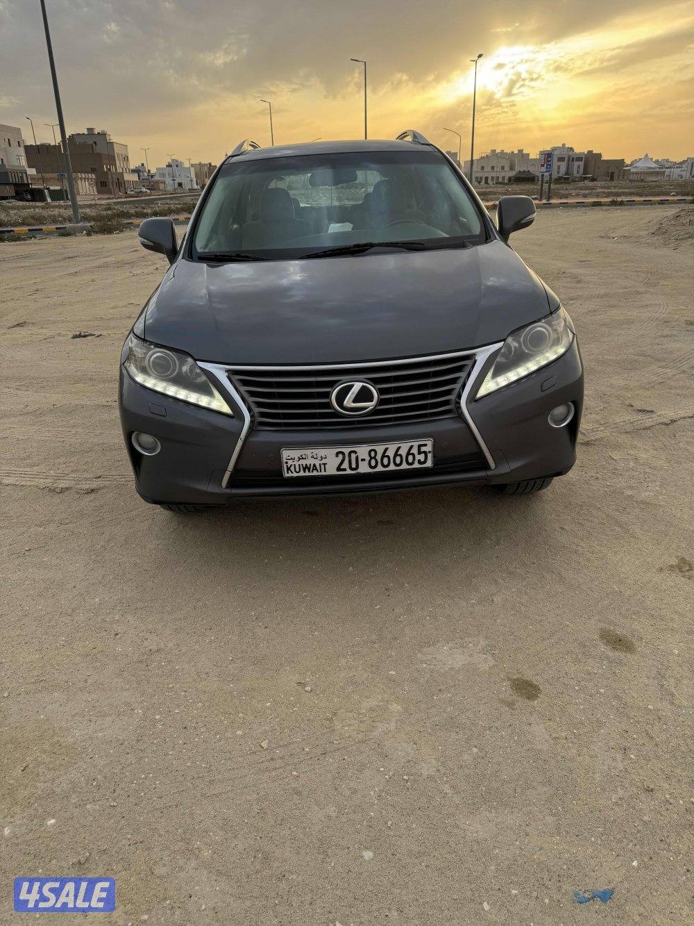 للبيع لكزس آر اكس 20130