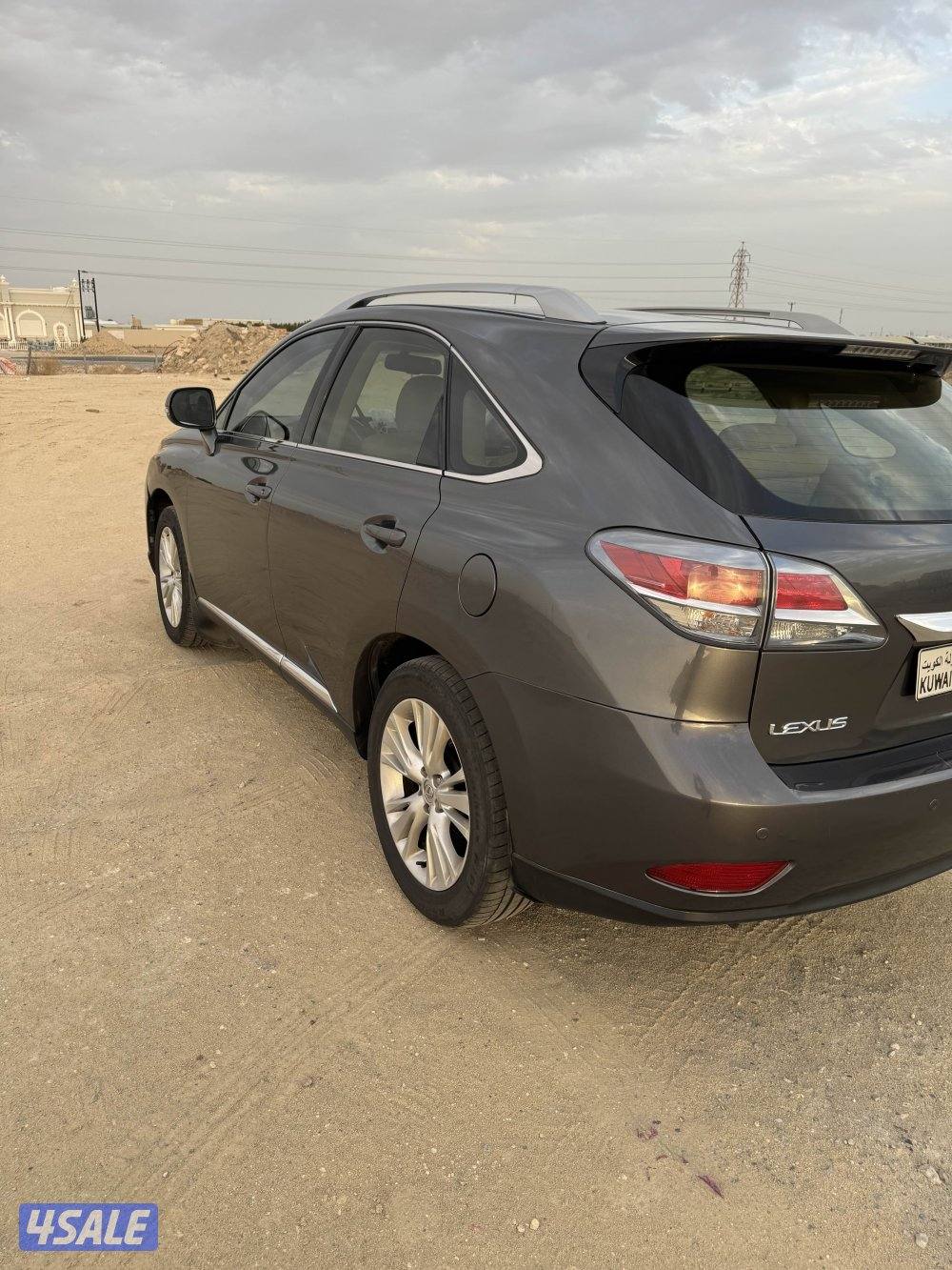 للبيع لكزس آر اكس 20131