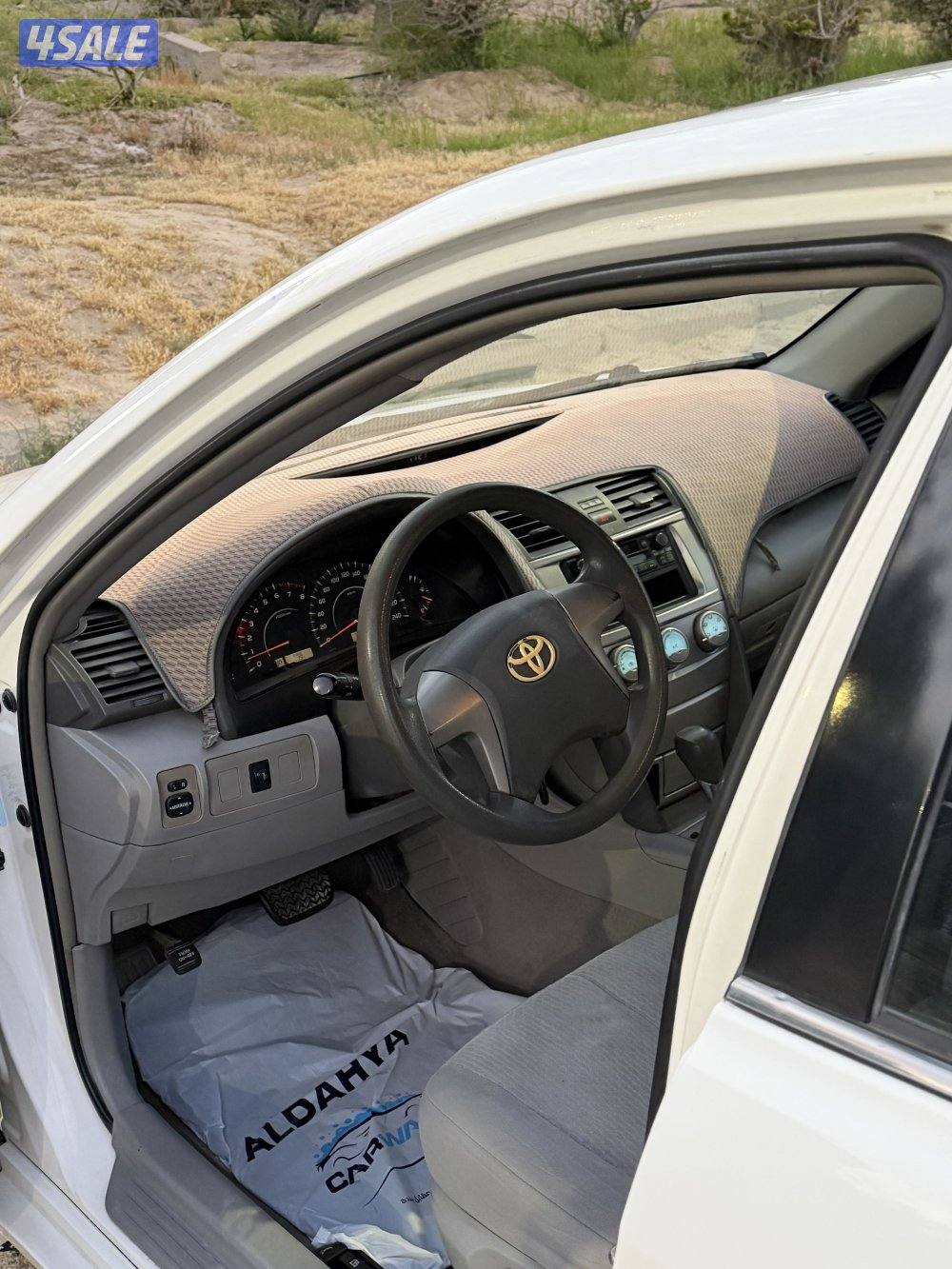 للبيع كامري 2009 عداد 180 الف بحاله ممتاز10