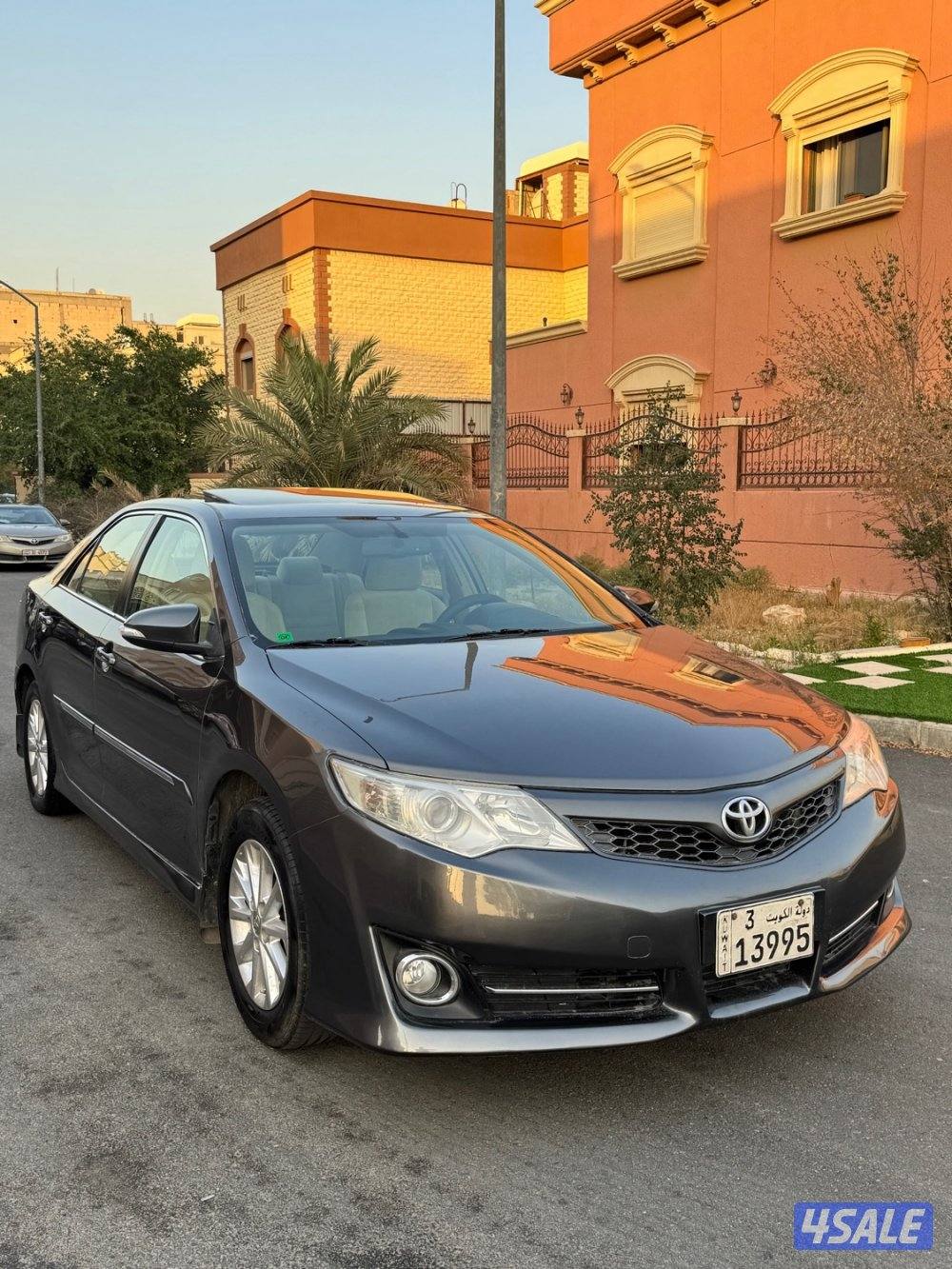 للبيع كامري 2012 بحالة ممتازة1