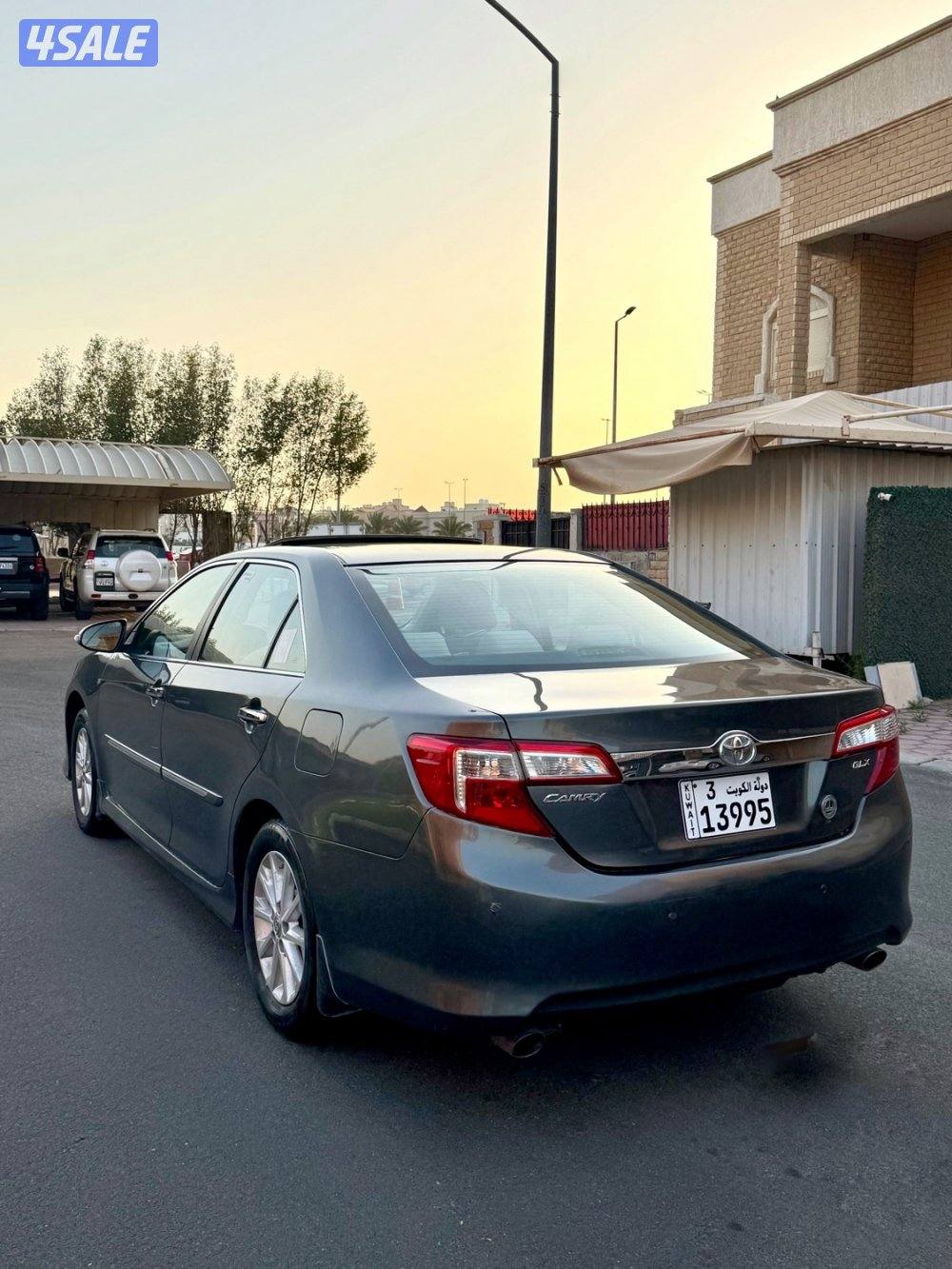 للبيع كامري 2012 بحالة ممتازة2