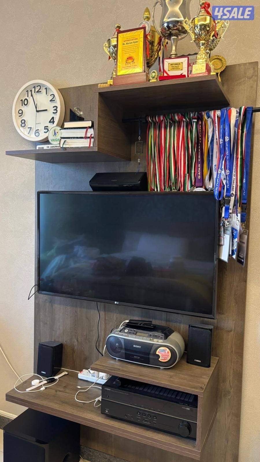 Moving Sale – Recliner Sofa, Custom TV Unit,home theater,wardrobe,tabl0