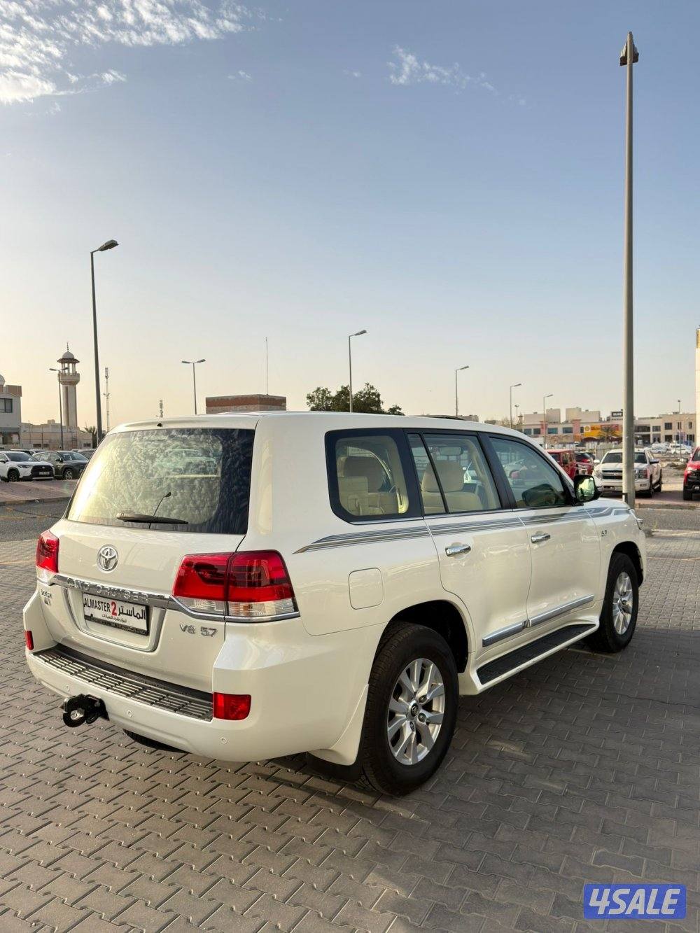 للبيع لاند كروزر VXR 2016 صبغ الوكاله5