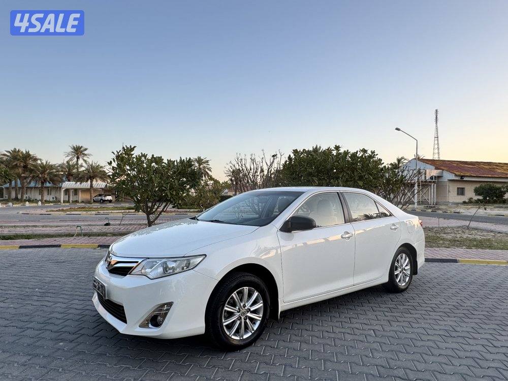 للبيع كامري موديل 2014 بحاله ممتازه0