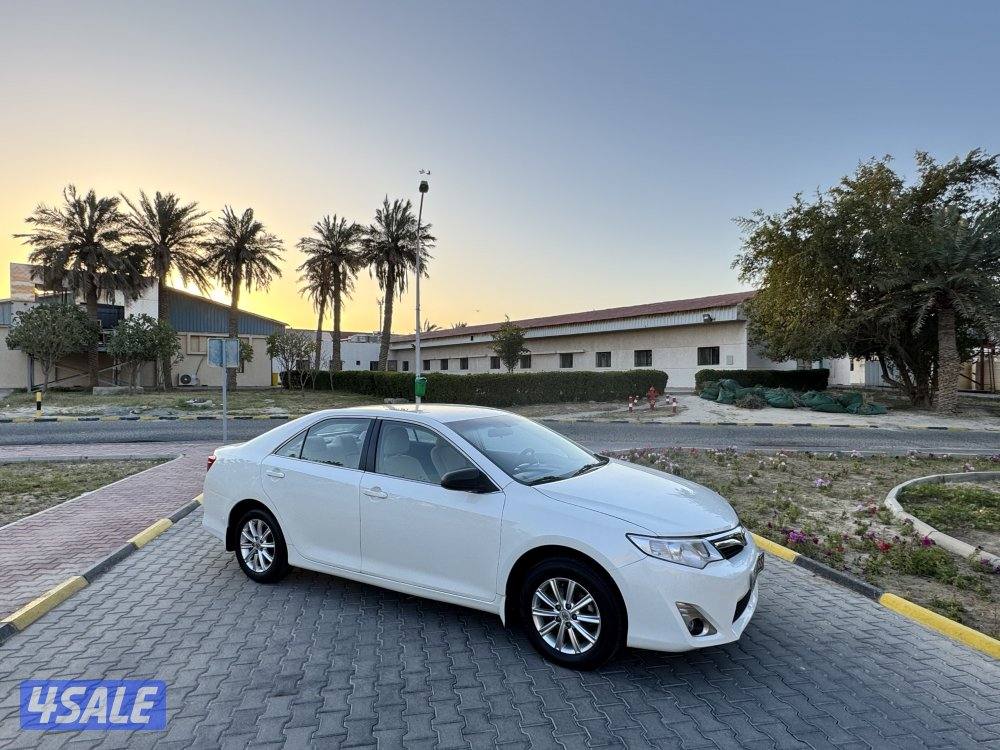 للبيع كامري موديل 2014 بحاله ممتازه8