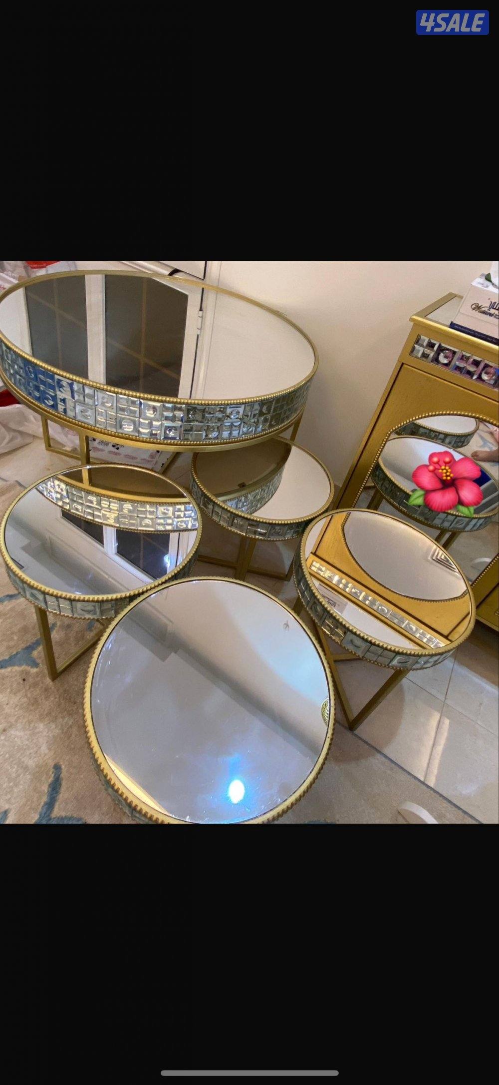 للبيع طاوله تقديم طاوله كبيره وأربع صغار مع كبت بوفيه2