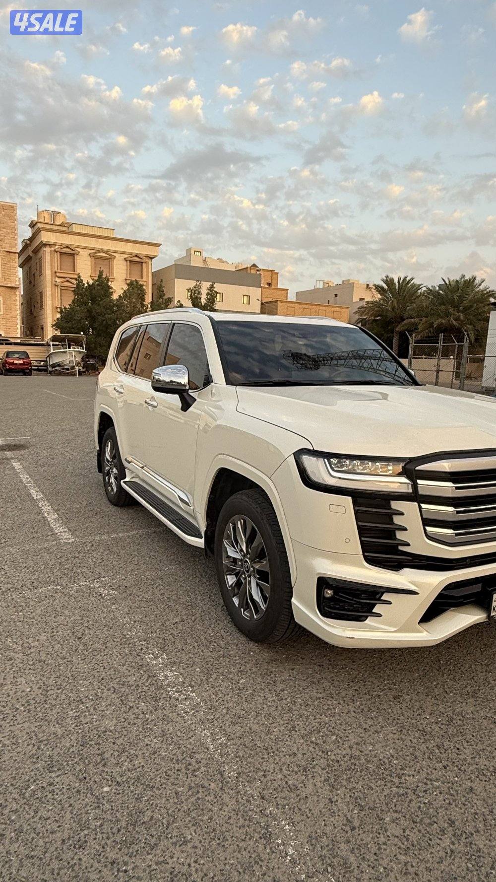 للبيع لاند كروزر VXR تون تيربو1