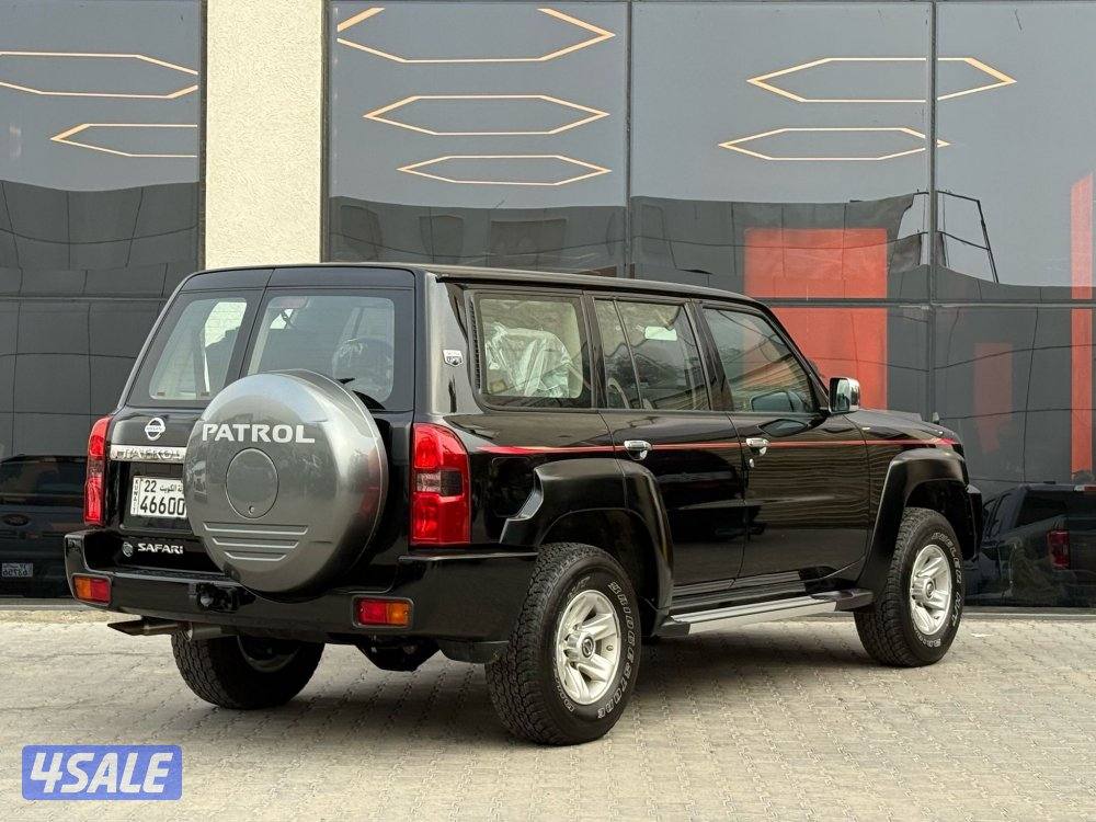 NISSAN SAFARI _2024 عداد 15 الف فقط4